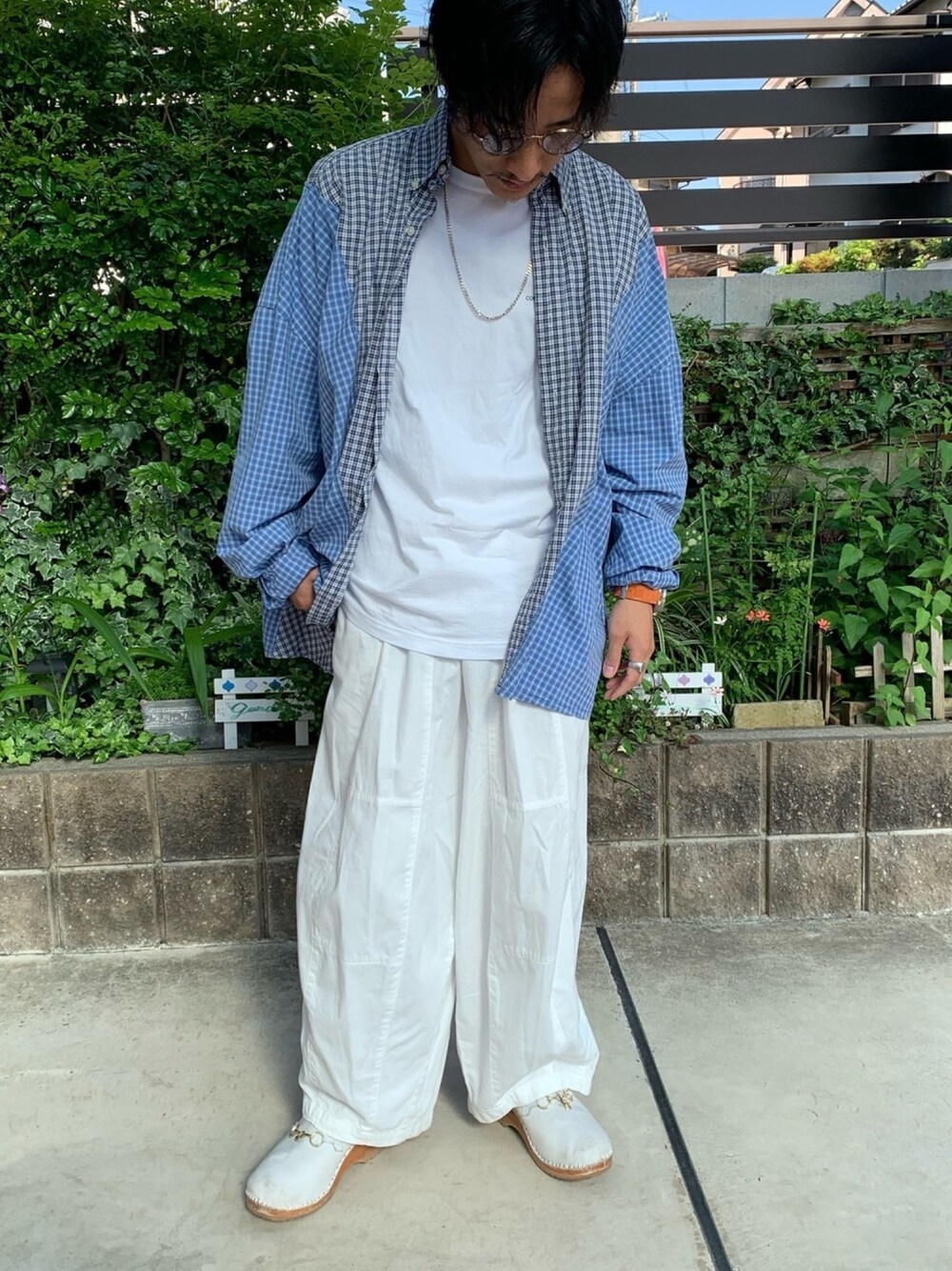 「ビックシルエット、#メガネ男子、#白コーデ」｜「COMME des GARCONS HOMMEのアイテム（Tシャツ/カットソー、ホワイト系）」を使った、k.kさん（メンズ・167cm）の春コーディネートの1枚目の写真