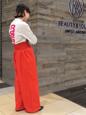 「Reebok（リーボック）の1612-499-4135（スウェット、グレー系）」を使った、Tomomi Okudaさん（レディース・161cm）の冬コーディネート