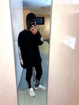 「OFF-WHITE」｜「アイテム（スウェット）」を使った、ethanlosさん（メンズ・176cm）の春コーディネート