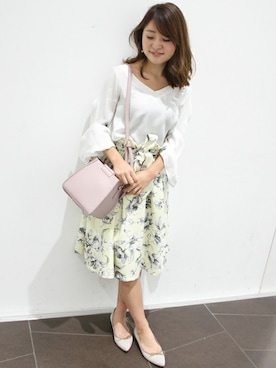 「LIMITLESS LUXURY」｜「アイテム（パンプス）」を使った、MIHOさん（レディース・156cm）の春コーディネート