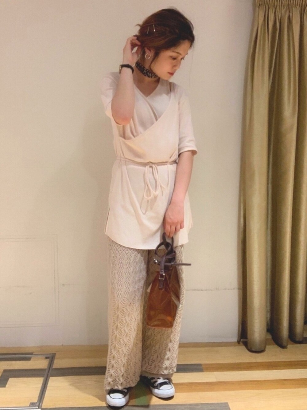 「出勤コーデ、夏、おしゃれさんと繋がりたい、クロシェ編み、レイヤードスタイル、ベージュ、Green Parks、グリーンパークス、E hyphen world gallary、Petit Fleur」｜「E hyphen world galleryのレイヤードリブプルオーバー＊（Tシャツ/カットソー、ホワイト系）」を使った、tomo .さん（レディース・157cm）の夏コーディネートの1枚目の写真
