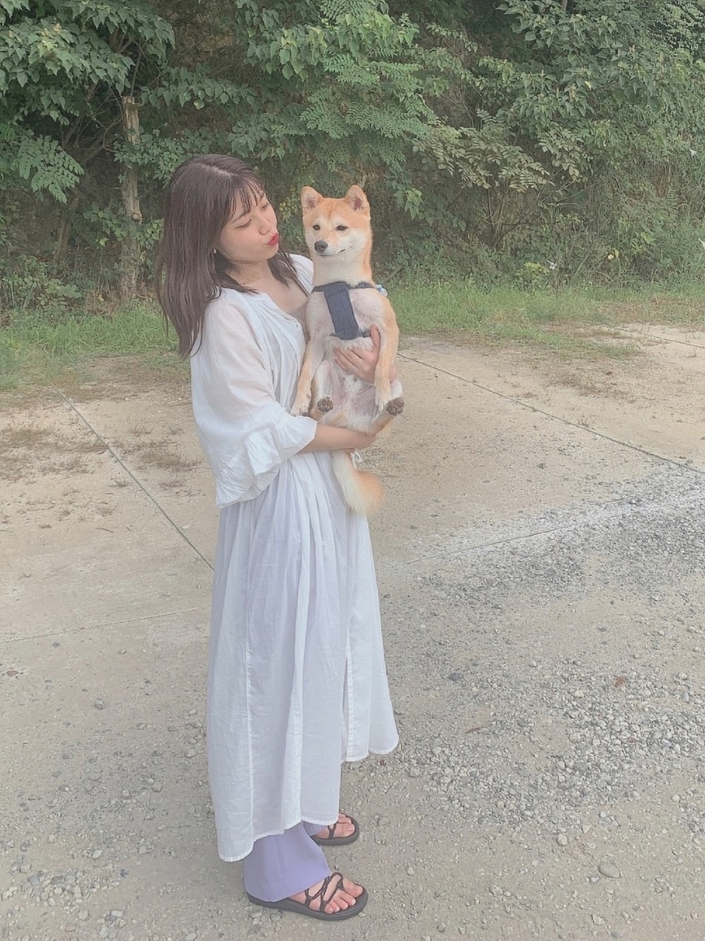「夏コーデ、おでかけ、デート、ワンピース、カラーパンツ、おしゃれさんと繋がりたい、Green Parks、グリーンパークス、LOWRYSFARM、ローリーズファーム(LOWRYS FARM)」｜「LOWRYS FARMのボイルワンピース／７Ｓ　886442（ワンピース、ホワイト系）」を使った、tomo .さん（レディース・157cm）の夏コーディネートの1枚目の写真