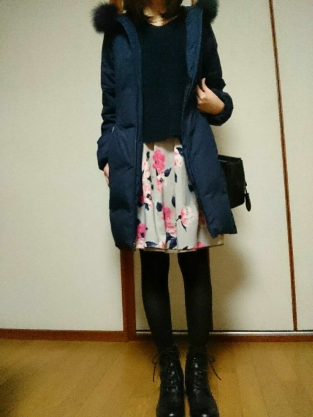 「Rewdeのスカート（スカート、グレー系）」を使った、玲さん（レディース・160cm）の冬コーディネートの1枚目の写真