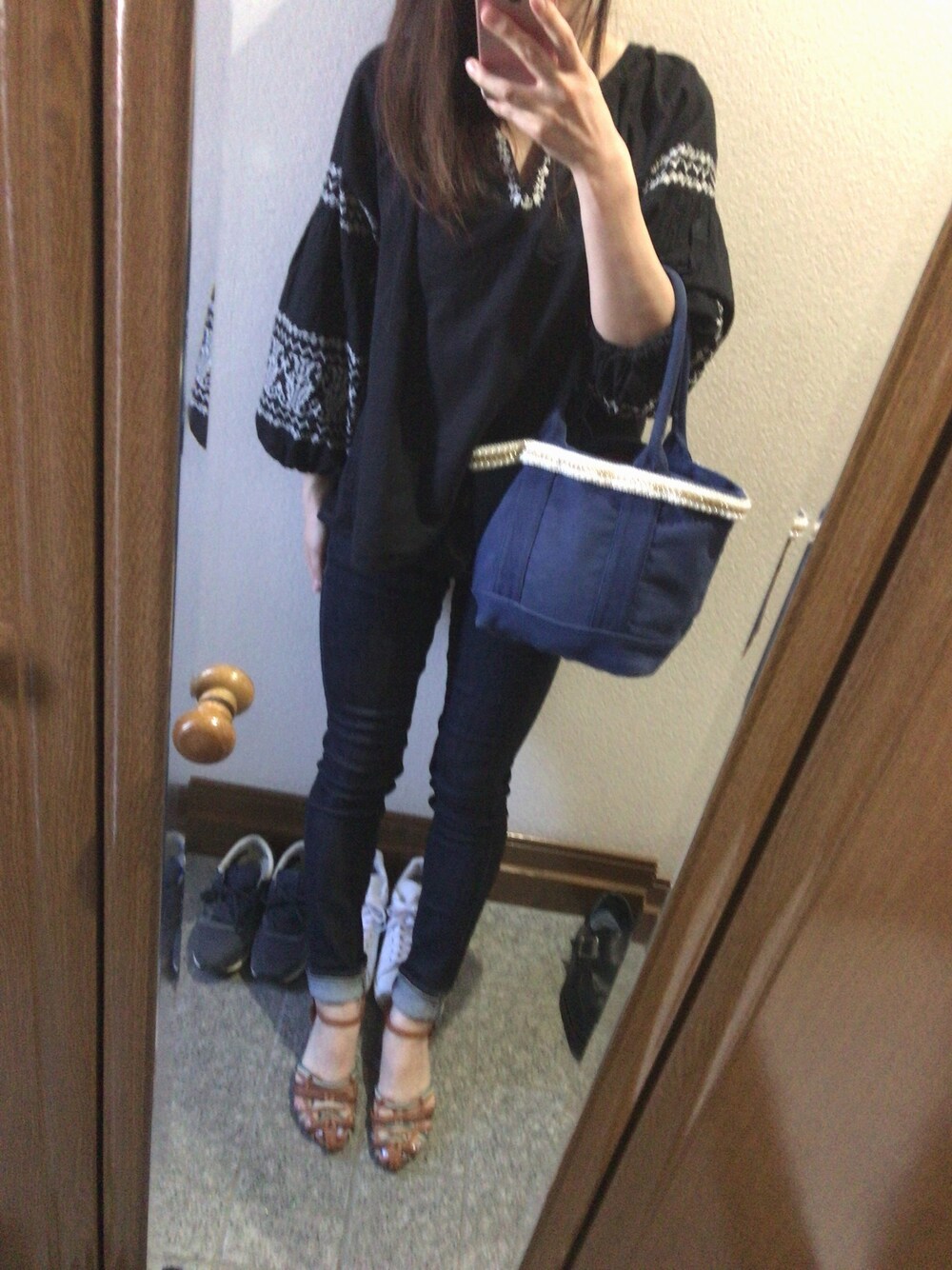 「公園」｜「JEANASISのアイテム（シャツ/ブラウス、ブラック系）」を使った、ゅけ☆さん（レディース・158cm）の春コーディネートの1枚目の写真