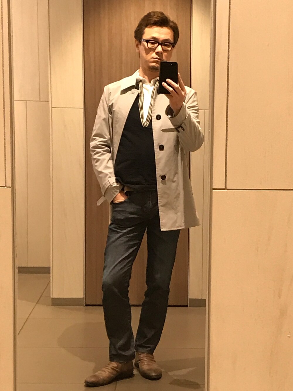 「休日出勤、スプリングコート、カットソー、スキニーデニム、デザートブーツ」｜「COMME CA DU MODEのアイテム（Tシャツ/カットソー、ブルー系）」を使った、AoyamaSatoshiさん（メンズ・176cm）の春コーディネートの1枚目の写真