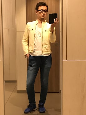 「白シャツ×デニム」｜「アイテム（ジャケット/アウター）」を使った、AoyamaSatoshiさん（メンズ・176cm）の春コーディネート