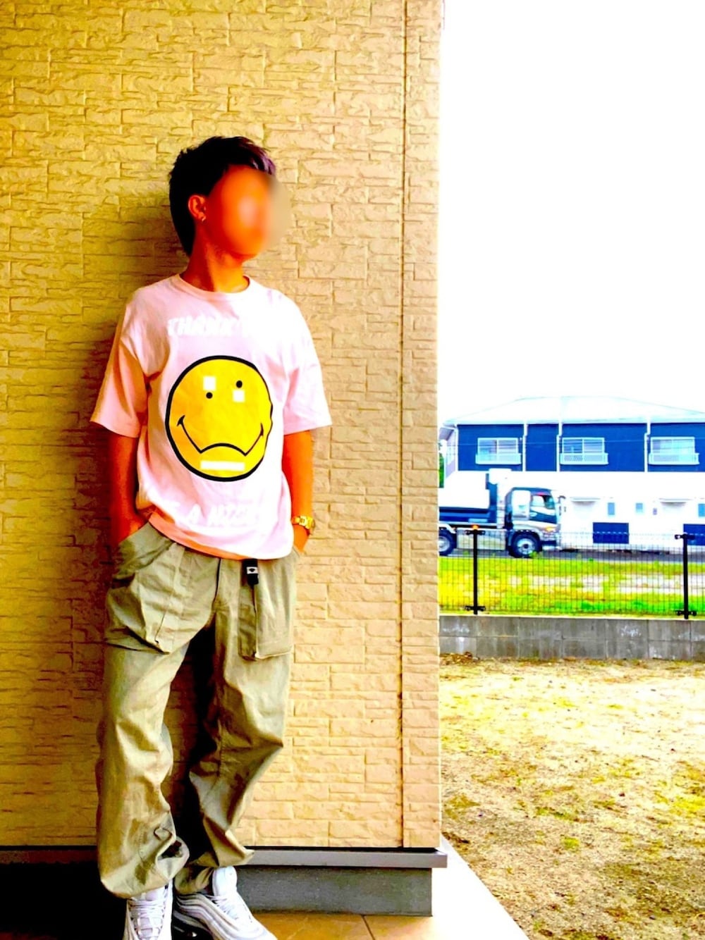 「夏、カジュアルコーデ、お洒落さんとつながりたい、Tシャツ、GU、STUDIO SEVEN、ピンクベージュ、カーゴパンツ」｜「STUDIO SEVENのアイテム（Tシャツ/カットソー、ピンク系）」を使った、kaitonさん（メンズ・168cm）の春コーディネートの1枚目の写真