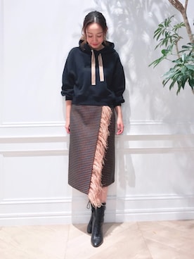 「フェザー」｜「アイテム（パーカー）」を使った、yukoさん（レディース・162cm）の秋コーディネート