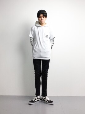 「VANS（バンズ）のアイテム（パーカー）」を使った、まっこいさん（メンズ・176cm）の冬コーディネート