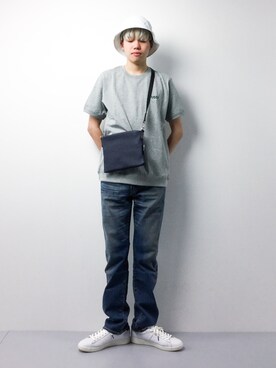 「アイテム（ボディバッグ/ウエストポーチ、ブルー系）」を使った、まっこいさん（メンズ・178cm）の春コーディネート