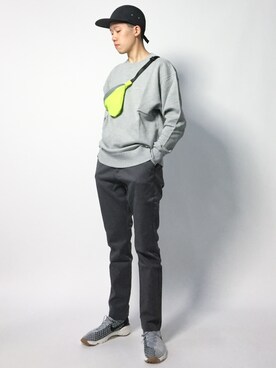 「アイテム（ボディバッグ/ウエストポーチ、イエロー系）」を使った、まっこいさん（メンズ・178cm）の秋コーディネート