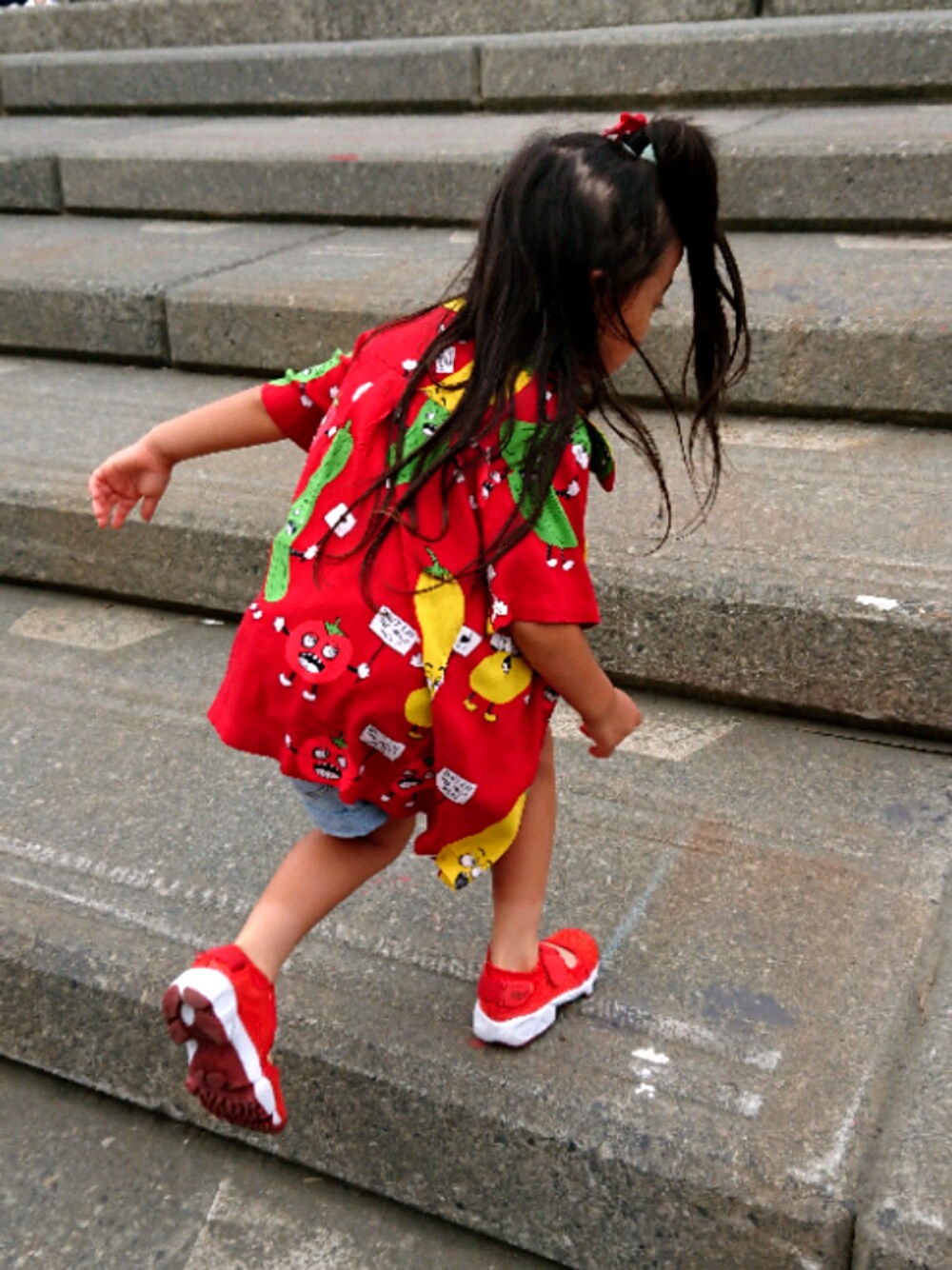 「テロシャツ、5歳、海、ショーパン、NIKE」｜「Mini Rodiniのアイテム（シャツ/ブラウス、レッド系）」を使った、Suu+Hii=YCARさん（キッズ・100cm）の夏コーディネートの1枚目の写真