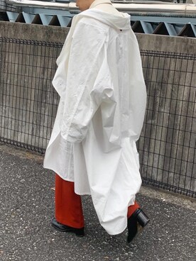 オレンジ系のアイテムを使った 白コート のメンズ人気ファッションコーディネート Wear