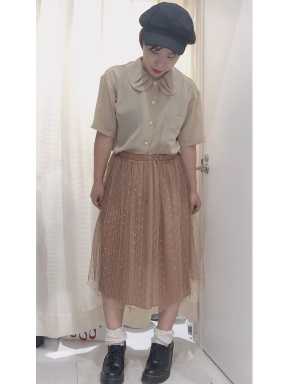「秋コーデ、ブラウンコーデ、レトロ、古着、ドクターマーチン、Dr.Martens、キャスケット」｜「PUNYUSのキャスケット（キャスケット、ブラック系）」を使った、minsaさん（レディース・155cm）の秋コーディネートの1枚目の写真