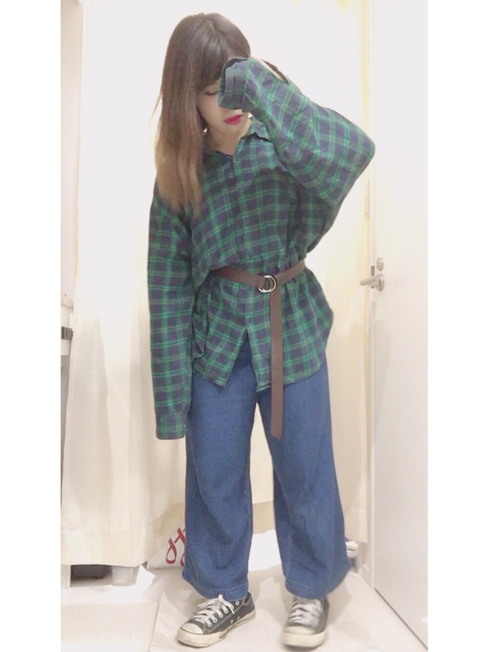 「古着、秋コーデ、チエックシャツ、GAP、H&M、コンバース、だぼだぼ、ビッグシルエット」｜「GAPのアイテム（シャツ/ブラウス、グリーン系）」を使った、minsaさん（レディース・155cm）の秋コーディネートの1枚目の写真