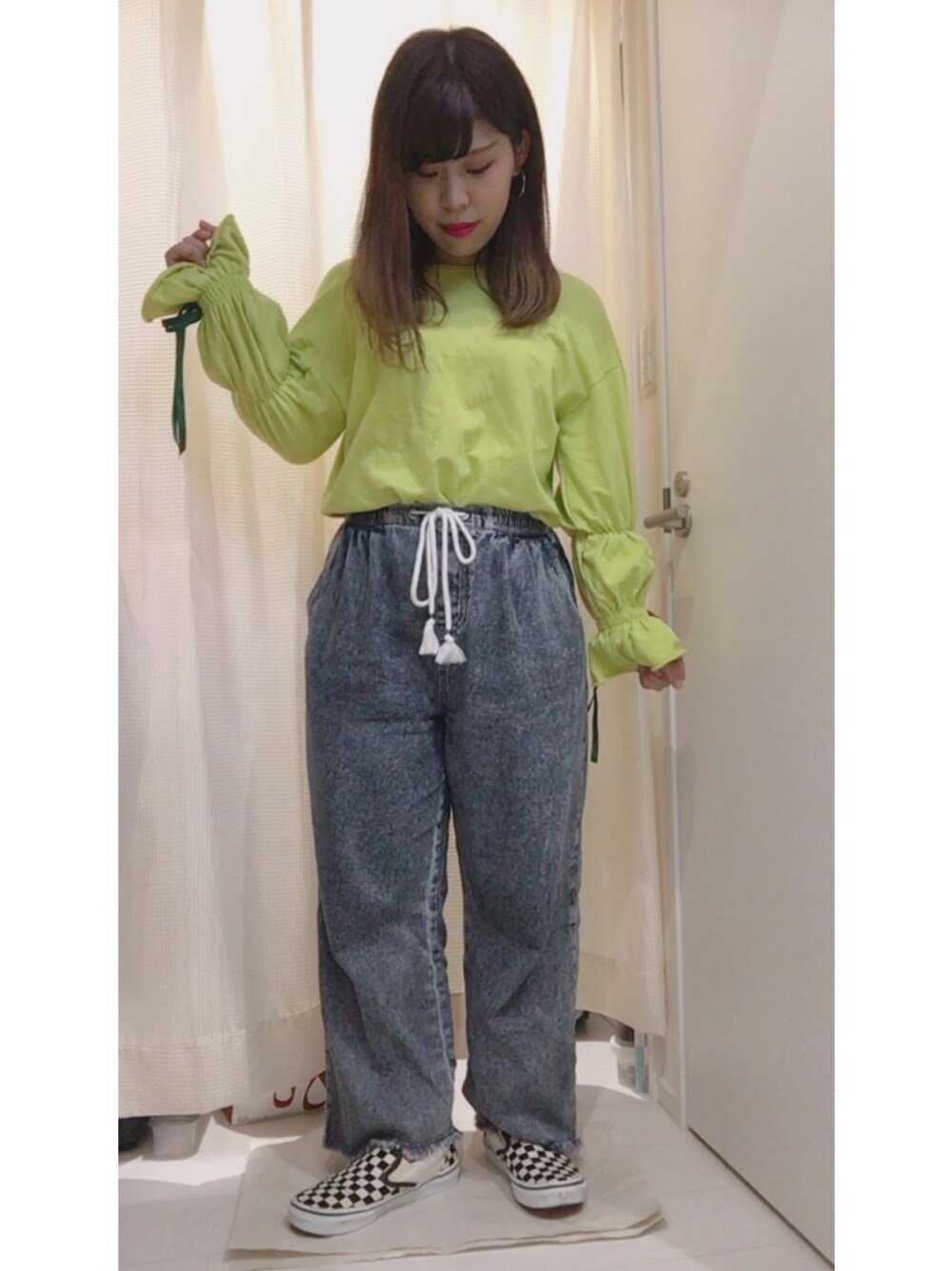 「VANS、スリッポン、ベルスリーブ、リボン、デニム」｜「GIRLSRULEのアイテム（Tシャツ/カットソー、グリーン系）」を使った、minsaさん（レディース・155cm）の秋コーディネートの1枚目の写真