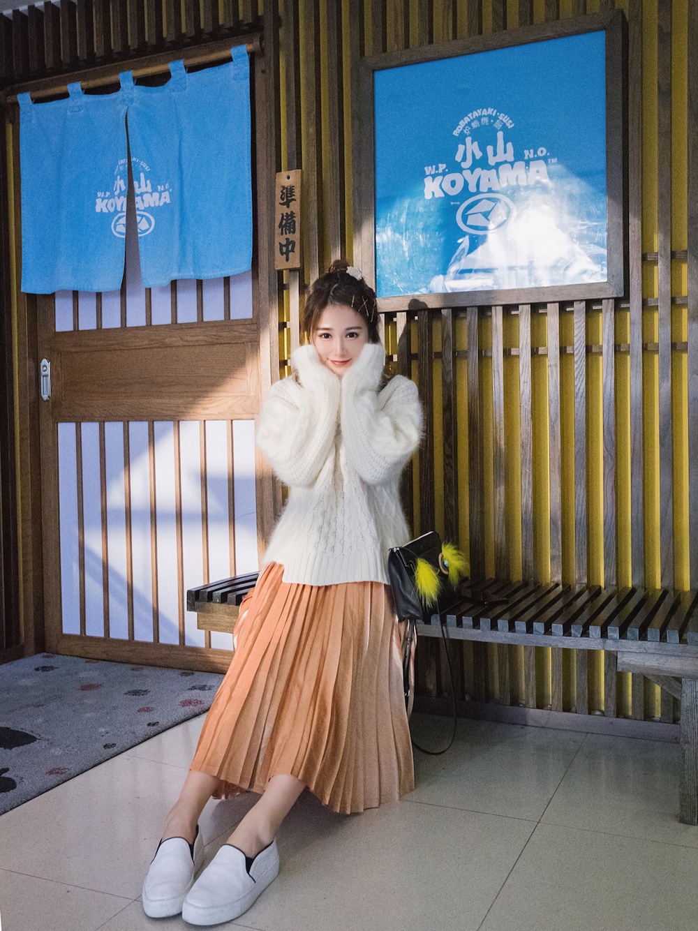 「FRAY I.Dのコンビケーブルプルオーバー（ニット/セーター、ホワイト系）」を使った、Helena美洋洋さん（レディース・162cm）の冬コーディネートの1枚目の写真