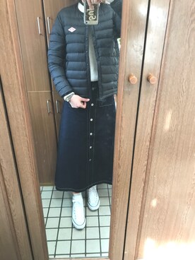 「GU（ジーユー）のアイテム（デニムスカート、ブルー系）」を使った、momoさん（レディース・169cm）の春コーディネート
