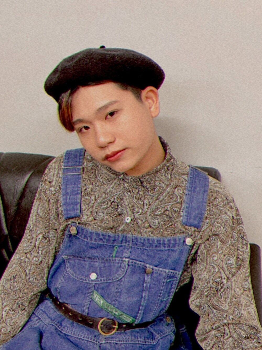 「ootd、復古、吊帶褲 、vintage、貝雷帽、佩利斯花紋、變形蟲」｜「VINTAGEのアイテム（ハンチング/ベレー帽、ブラック系）」を使った、Cloverさん（メンズ・175cm）の冬コーディネートの1枚目の写真