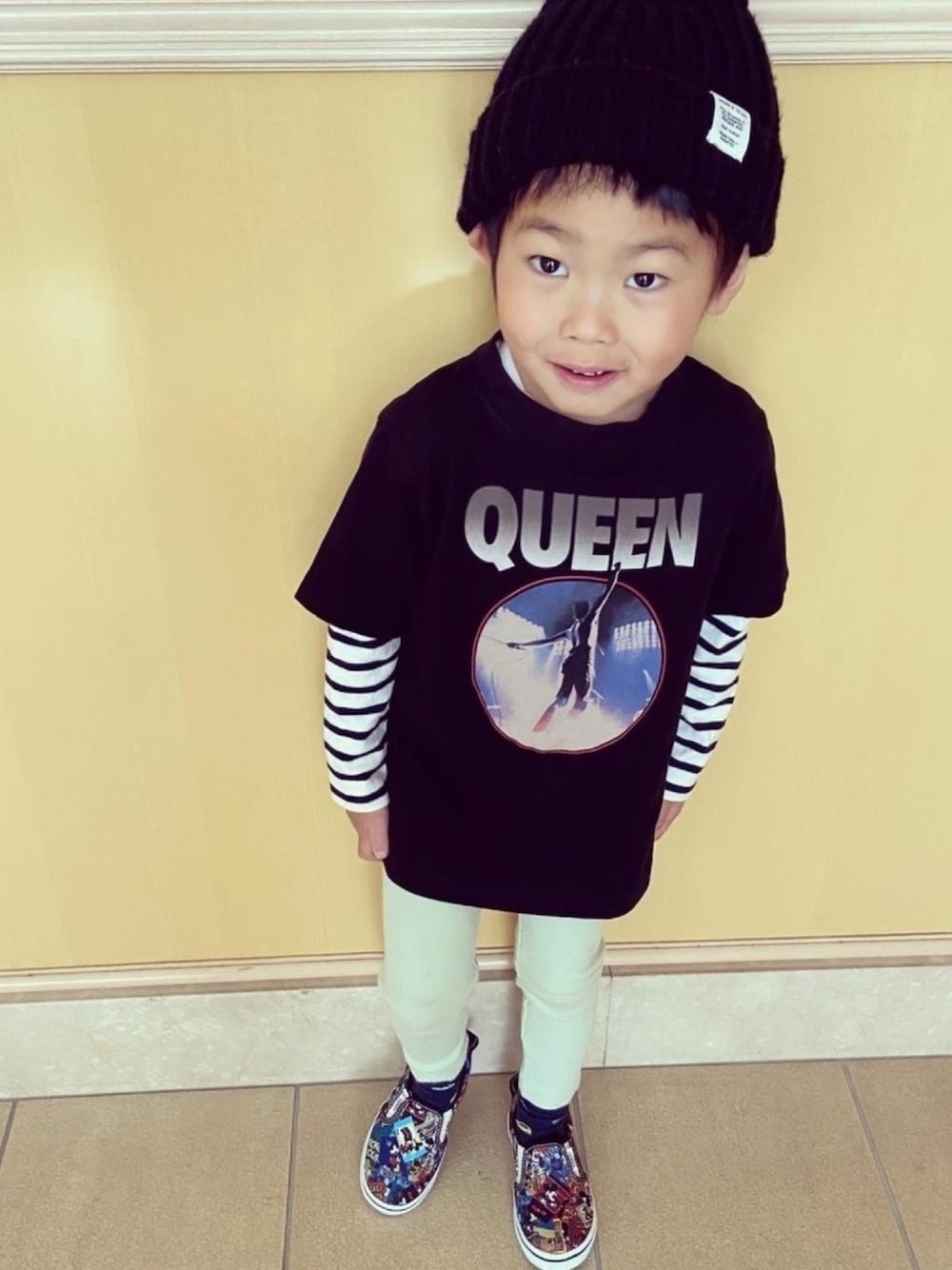 「キッズファッション、男の子、5歳、GU、グラフィックＴ、年中、保育園、カジュアル、スリッポン、VANS」｜「GUのアイテム（トップス、ブラック系）」を使った、ゆうき◡̈⋆さん（キッズ・110cm）の春コーディネートの1枚目の写真