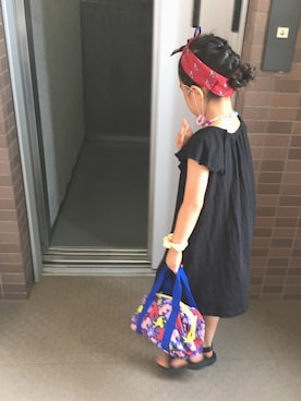 「GU（ジーユー）のアイテム（ワンピース、ブラック系）」を使った、KiKiさん（キッズ・138cm）の夏コーディネート