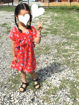 「ZARA（ザラ）のアイテム（オールインワン・サロペット、レッド系）」を使った、KiKiさん（キッズ・138cm）の夏コーディネート