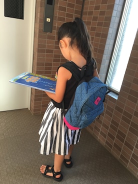 「GU（ジーユー）のアイテム（パンツ、グレー系）」を使った、KiKiさん（キッズ・138cm）の秋コーディネート