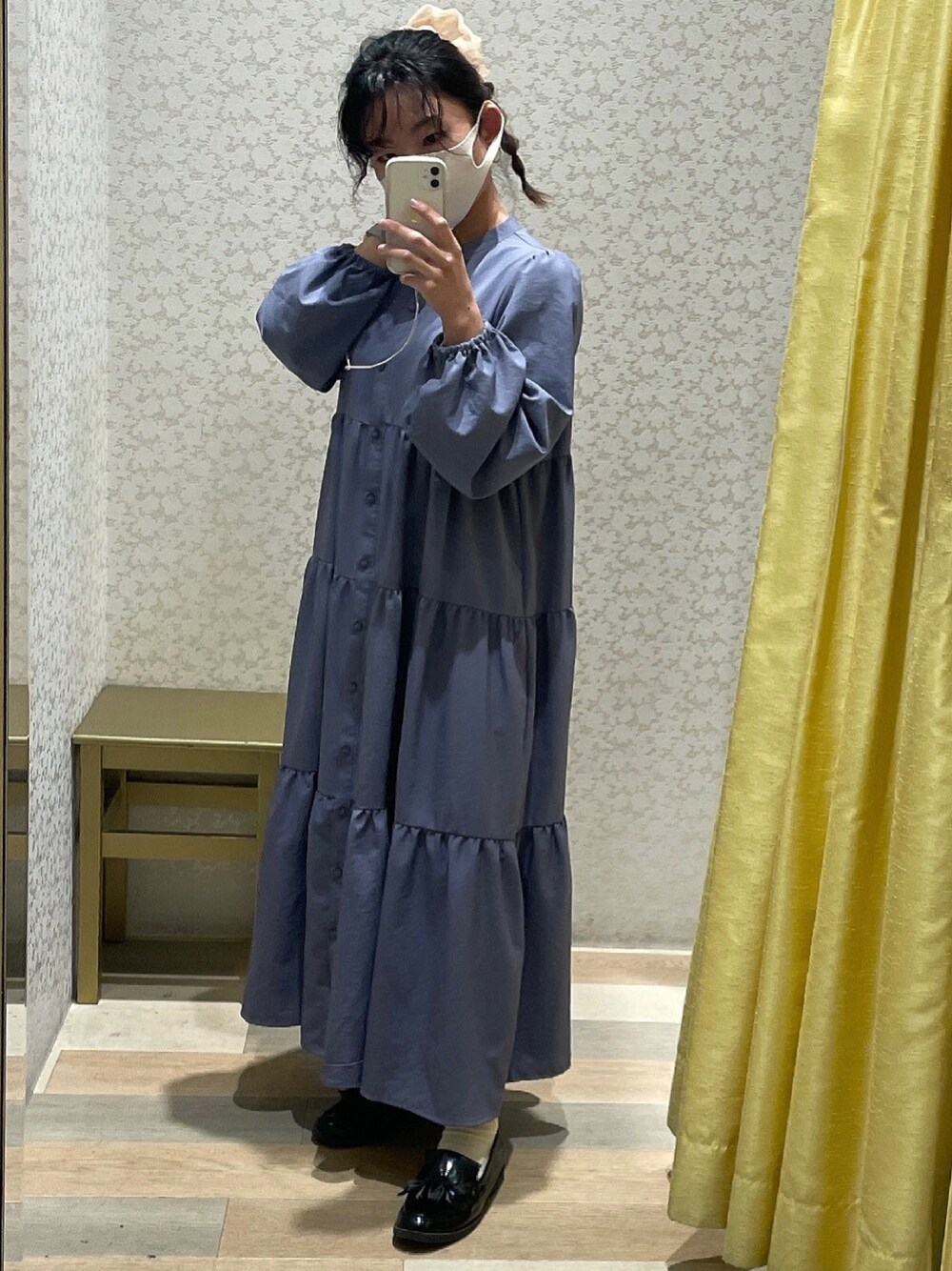 「低身長、ボリューム袖、ティアード、ティアードワンピース、シュシュ、ローファー、ブルーワンピース、150cm未満コーデ」｜「Green　Parksの・ELENCARE DUE ティアードワンピース（ワンピース/ドレス、ブルー系）」を使った、𝙮𝙖𝙢𝙖𝙠𝙖𝙣𝙖.さん（レディース・148cm）の春コーディネートの1枚目の写真