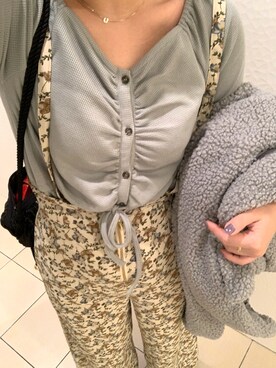 「NICE CLAUP（ナイスクラップ）のアイテム（オールインワン・サロペット）」を使った、yuki_xuさん（レディース・158cm）の秋コーディネート