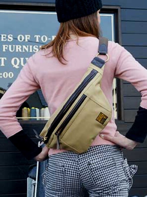 TROPHY CLOTHINGのバッグを使った人気ファッションコーディネート - WEAR