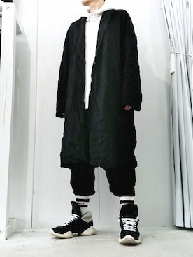 「RICK OWENS」｜「アイテム（チェスターコート）」を使った、アールさん（メンズ・172cm）の春コーディネート