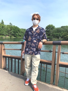 「GU（ジーユー）のアイテム（チノパンツ、ベージュ系）」を使った、TKMさん（メンズ・169cm）の春コーディネート