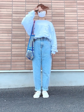 スウェットを使った ライトブルーデニム の人気ファッションコーディネート Wear