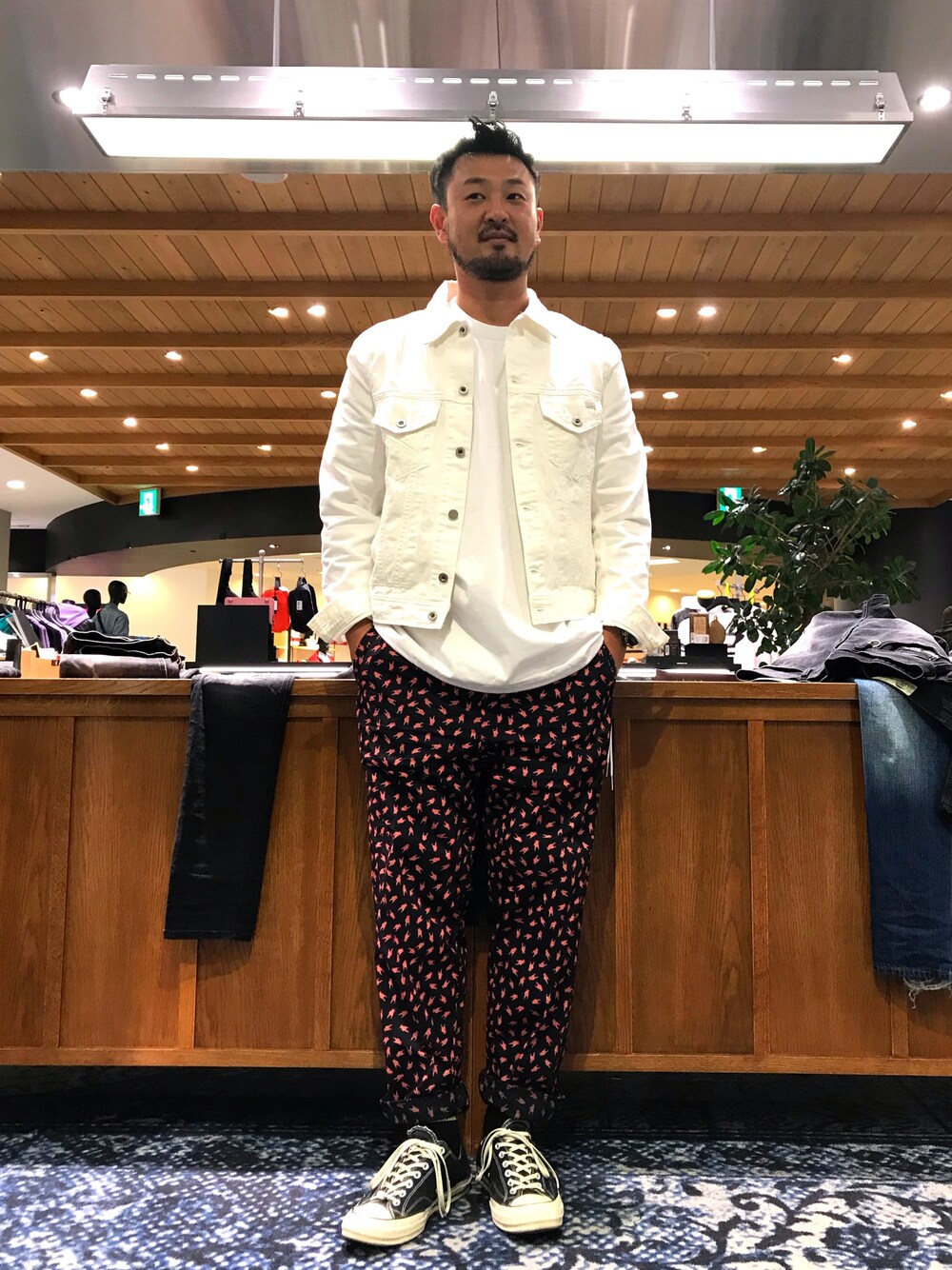DIESEL ホワイトデニムジャケット L DIESEL（ディーゼル）の「レディース ジャケット ホワイト