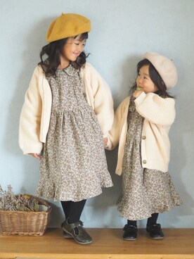 「小花柄ワンピース」｜「アイテム（ハンチング/ベレー帽）」を使った、ゆ＆りさん（キッズ・110cm）の冬コーディネート