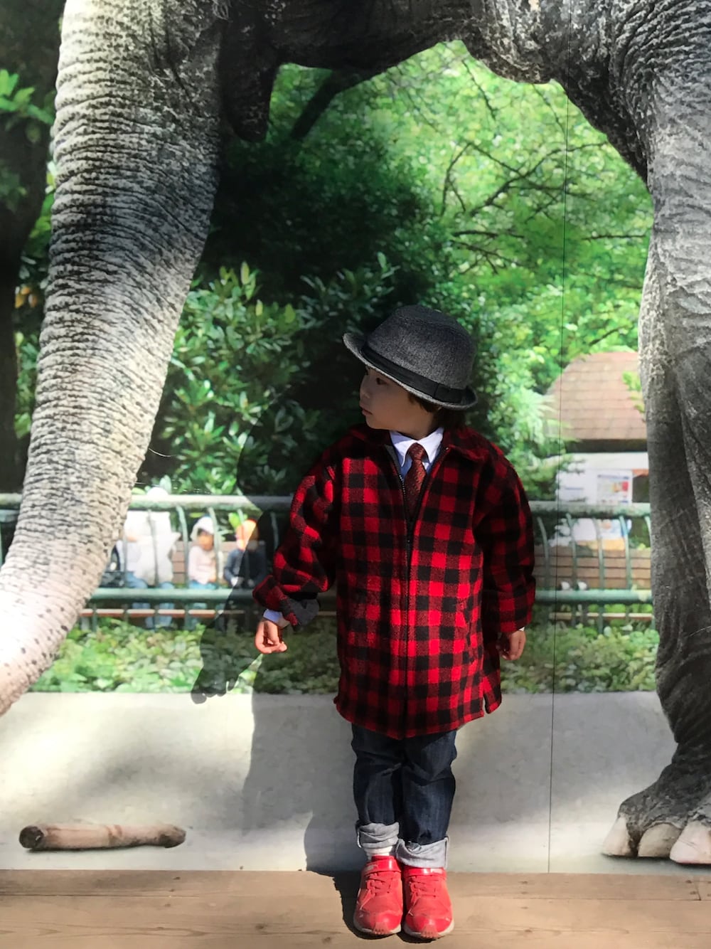 「ハンティングジャケット」｜「Johnson Woolen Millsのアイテム（その他アウター、その他）」を使った、Tsumugiさん（キッズ・90cm）の春コーディネートの1枚目の写真