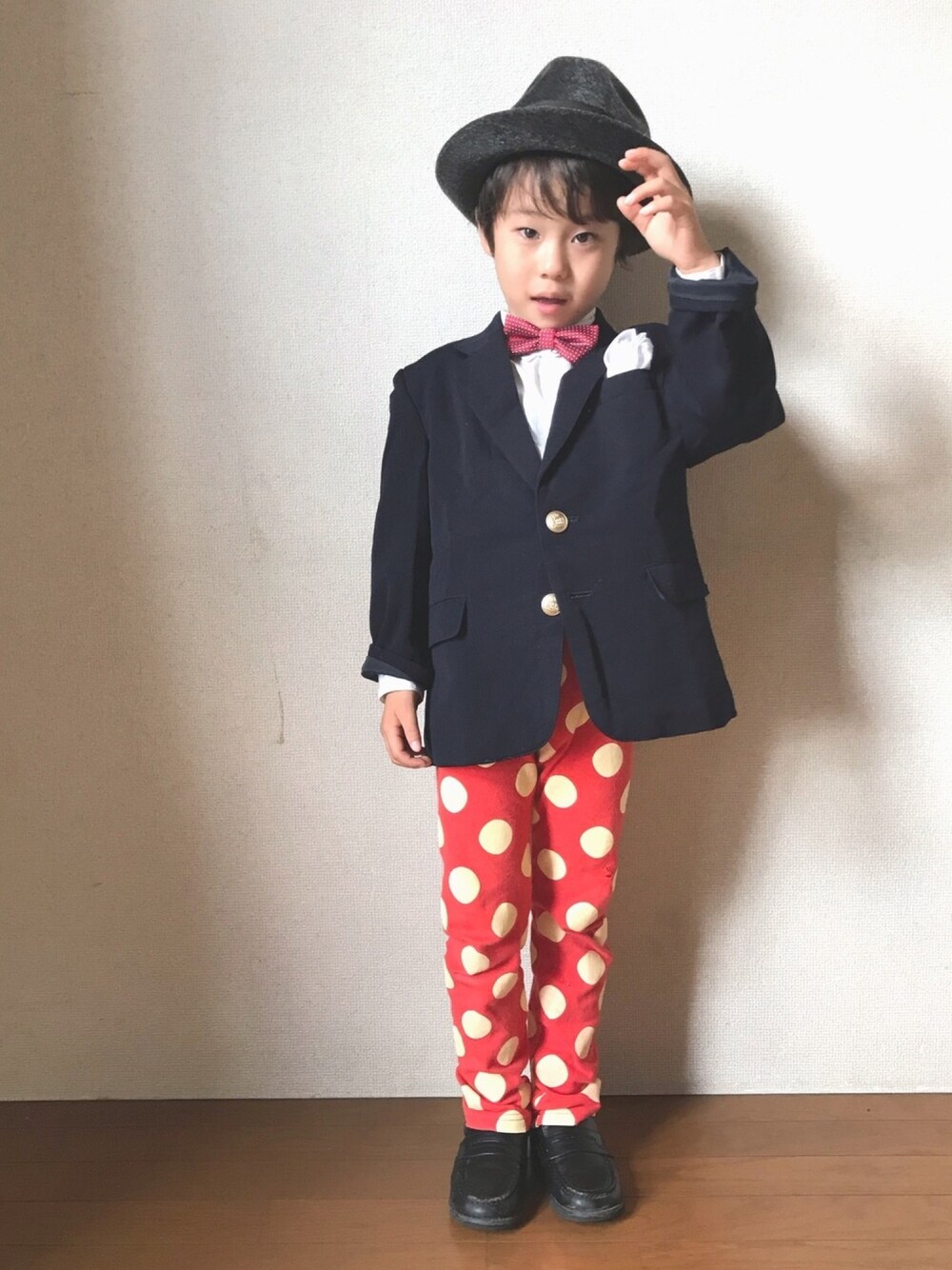 「2018マイベスト載せ忘れコーデ、蝶ネクタイ、ドット、ジャケット、ハット、vintage」｜「笑顔がウソくさいのアイテム（ブラジャー、その他）」を使った、Tsumugiさん（キッズ・120cm）の冬コーディネートの1枚目の写真
