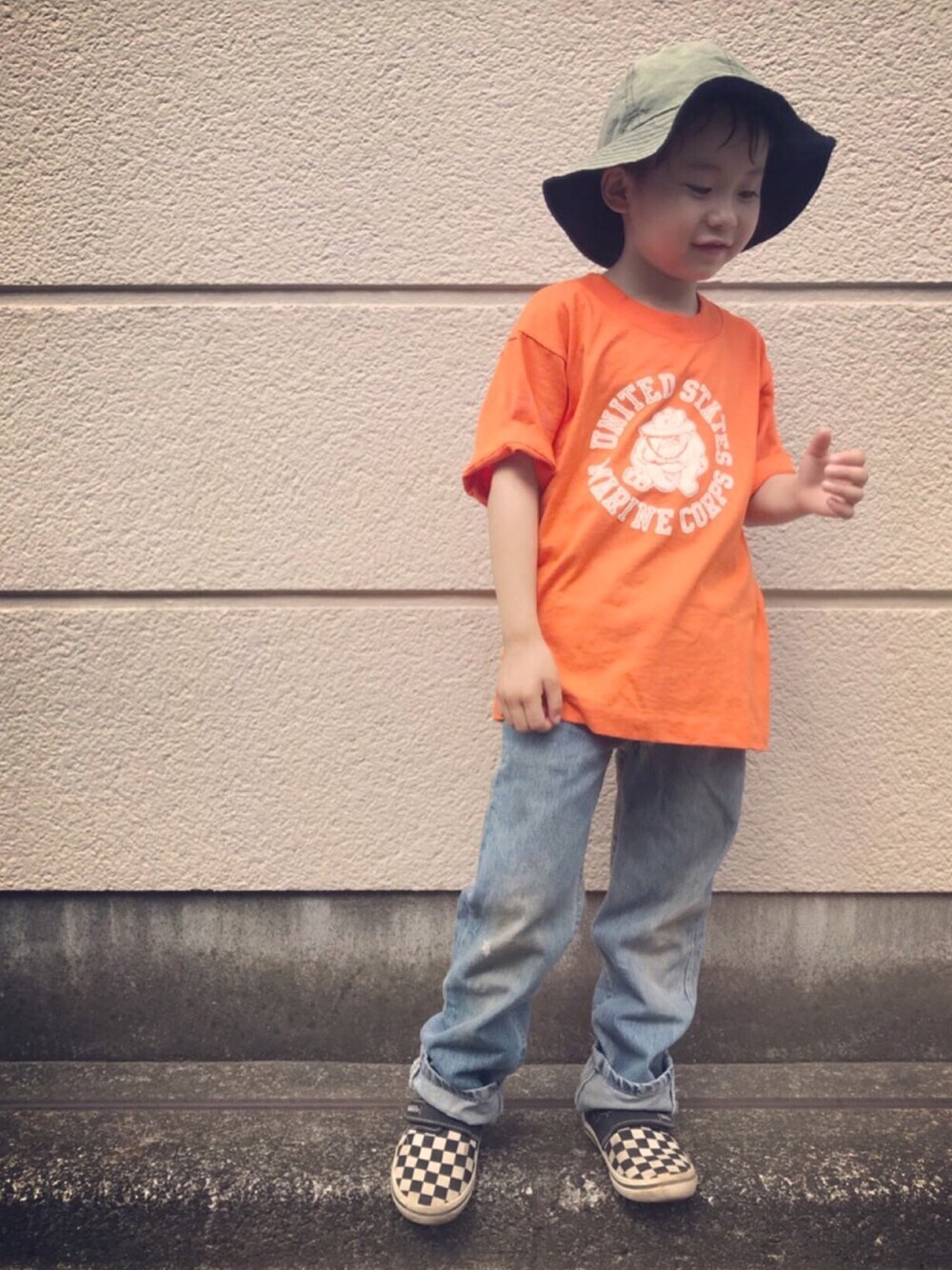 「偽関西弁、アメカジ」｜「90s vintageのアイテム（Tシャツ/カットソー、オレンジ系）」を使った、Tsumugiさん（キッズ・120cm）の夏コーディネートの1枚目の写真