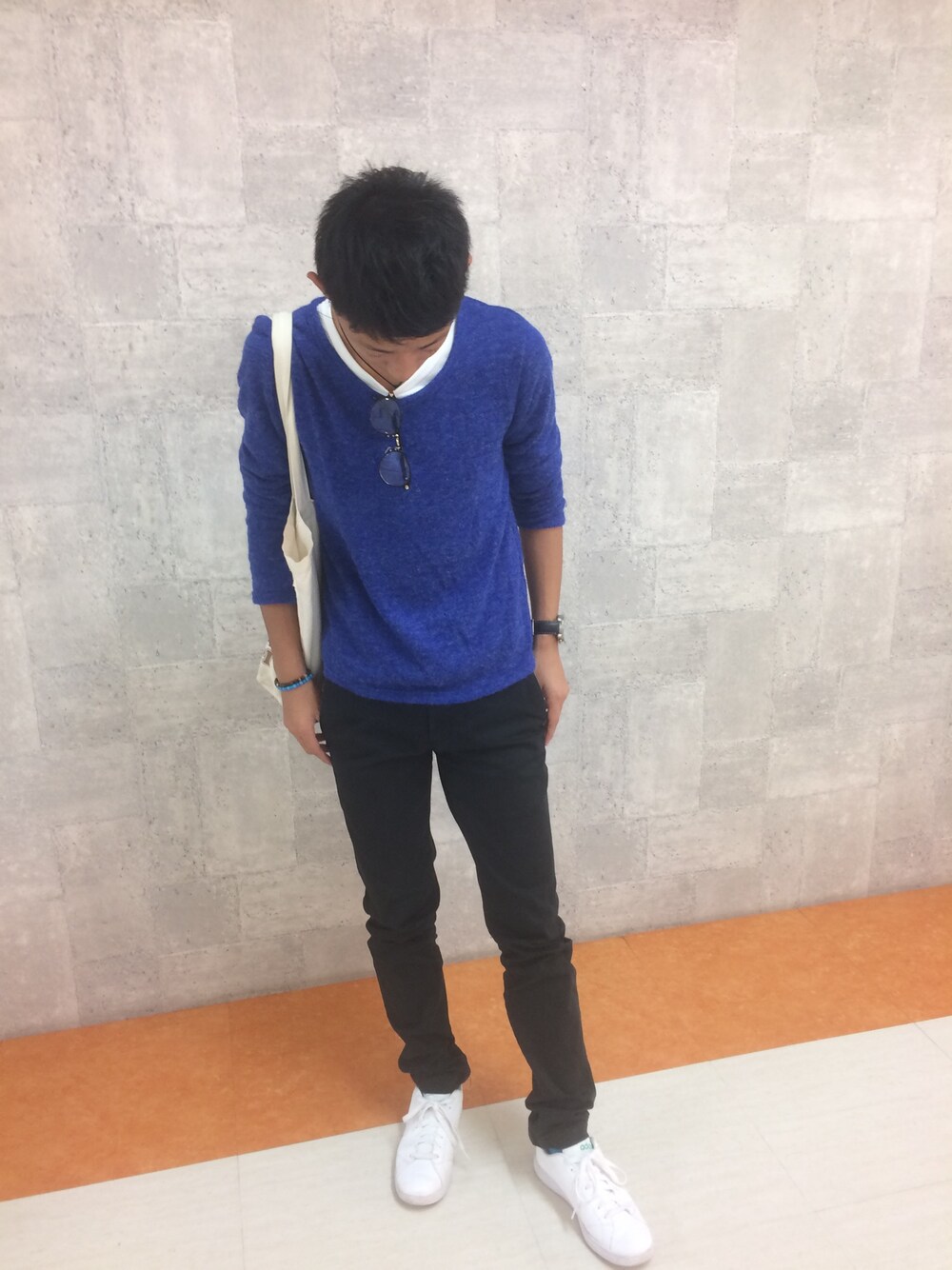 「UNIQLOのアイテム（チノパンツ、ブラック系）」を使った、104Bさん（メンズ・175cm）の冬コーディネートの1枚目の写真