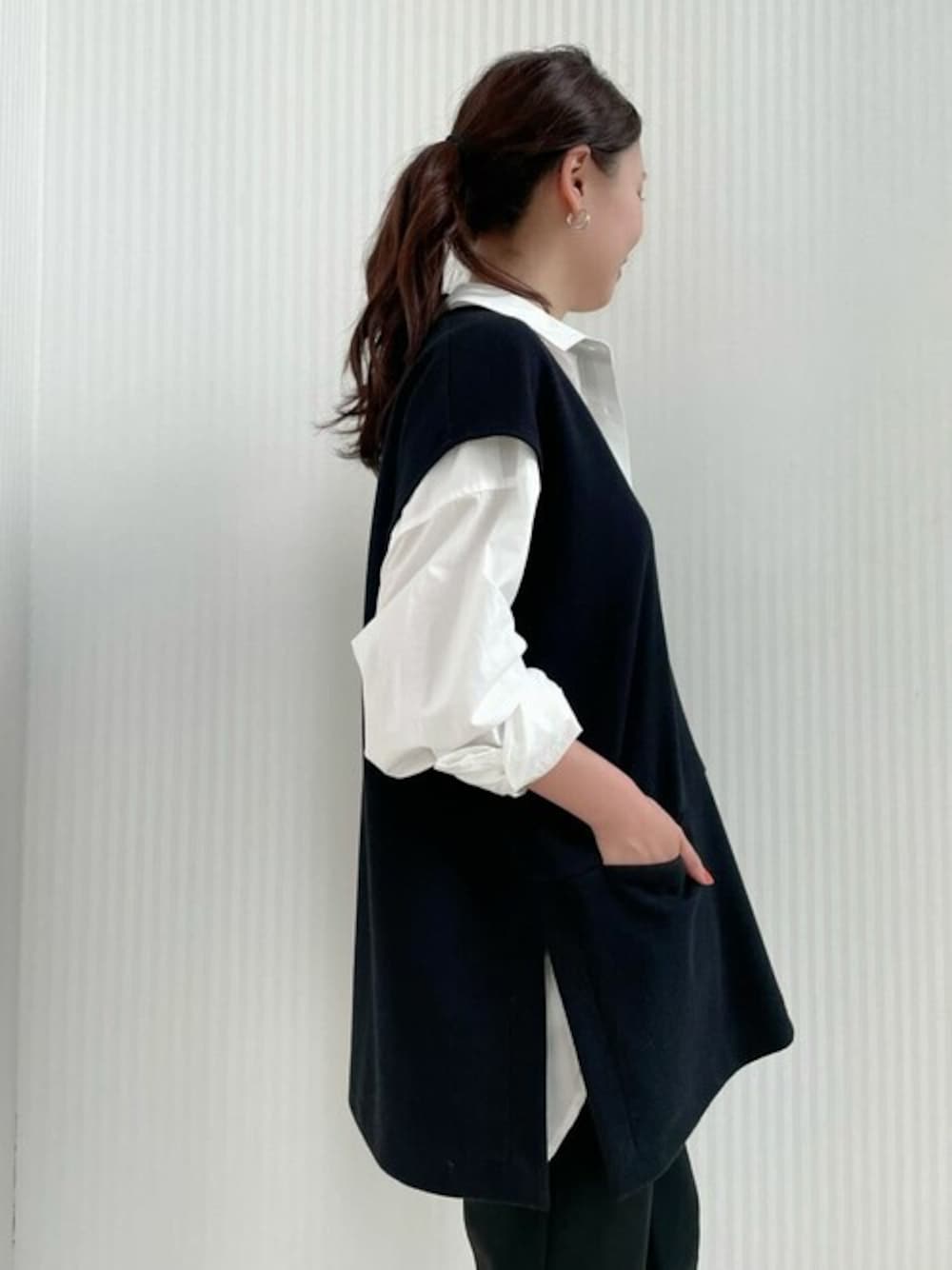 BEARDSLEY（ビアズリー）の「香水瓶刺繍シャツ（シャツ/ブラウス