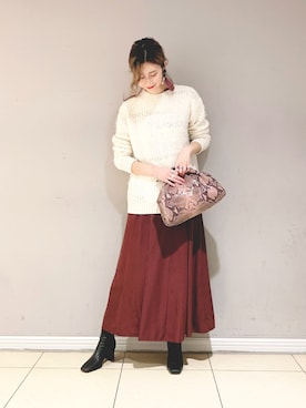 「マーメイドスカート」｜「アイテム（クラッチバッグ）」を使った、ERIKA (BABYLONE)さん（レディース・166cm）の秋コーディネート