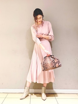 「ニットセットアップ」｜「アイテム（その他）」を使った、ERIKA (BABYLONE)さん（レディース・166cm）の冬コーディネート