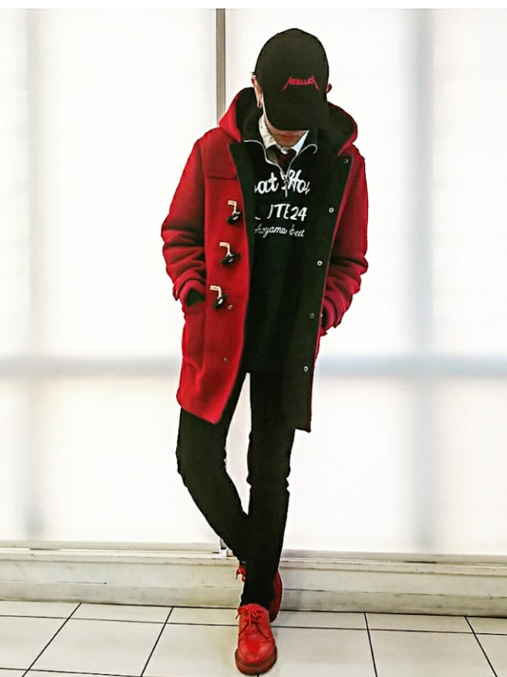 TOMMY HILFIGERのダッフルコート（レッド系）を使った人気ファッション