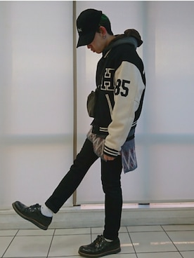 「TOMMY HILFIGER（トミーヒルフィガー）のアイテム（スタジャン）」を使った、KAZUYAさん（メンズ・172cm）の冬コーディネート