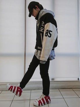 「TOMMY HILFIGER（トミーヒルフィガー）のアイテム（スタジャン）」を使った、KAZUYAさん（メンズ・172cm）の冬コーディネート