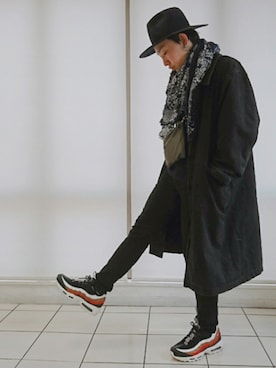 「CONVERSE TOKYO（コンバーストウキョウ）のアイテム（ショルダーバッグ）」を使った、KAZUYAさん（メンズ・172cm）の冬コーディネート