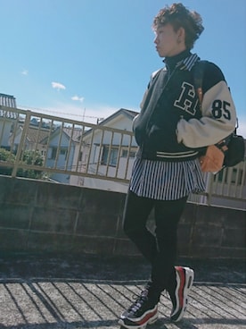 「TOMMY HILFIGER（トミーヒルフィガー）のアイテム（スタジャン）」を使った、KAZUYAさん（メンズ・172cm）の冬コーディネート