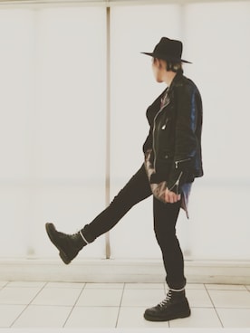 KAZUYAさんの「Dr.Martens ドクターマーチン 1490 DMC BLACK SMOOTH 10ホールブーツ 11857001 BLACK」を使ったコーディネート