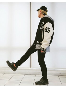 「TOMMY HILFIGER（トミーヒルフィガー）のアイテム（スタジャン）」を使った、KAZUYAさん（メンズ・172cm）の秋コーディネート