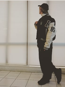 「TOMMY HILFIGER（トミーヒルフィガー）のアイテム（スタジャン）」を使った、KAZUYAさん（メンズ・172cm）の冬コーディネート